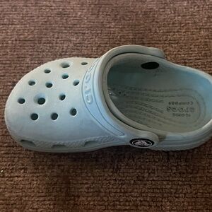 Blue crocs toddler size 7